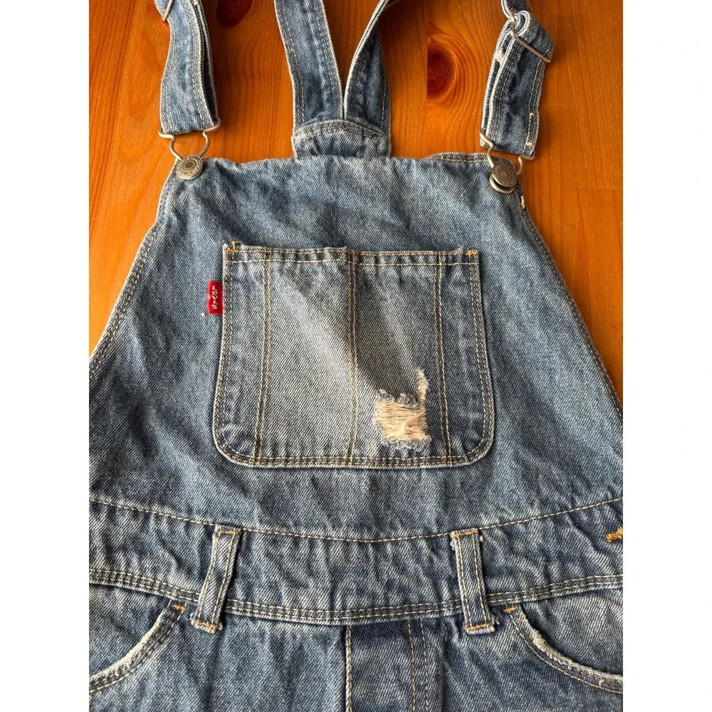 Levis preowned like